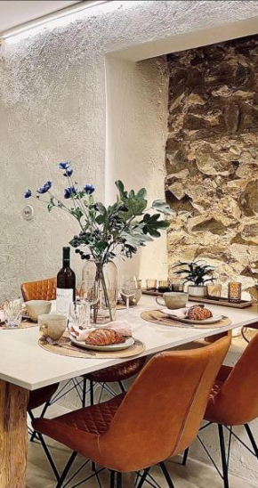 NEW Design & High Standard Apt from 16th Century in Old Town-FREE Parking